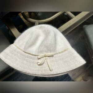 GAP Cream Wool Hat with Bow Accent